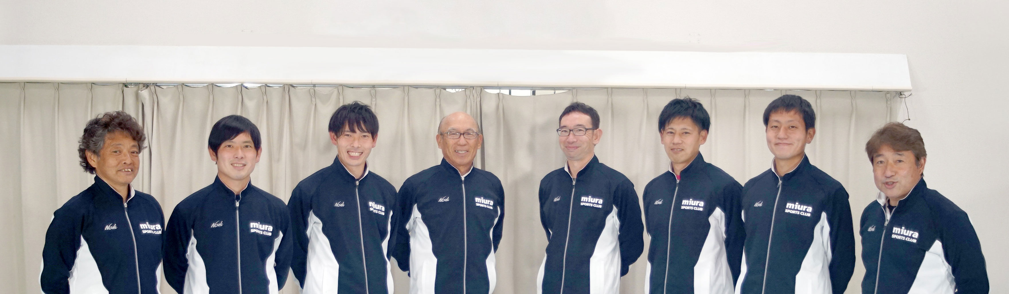 社員の集合写真